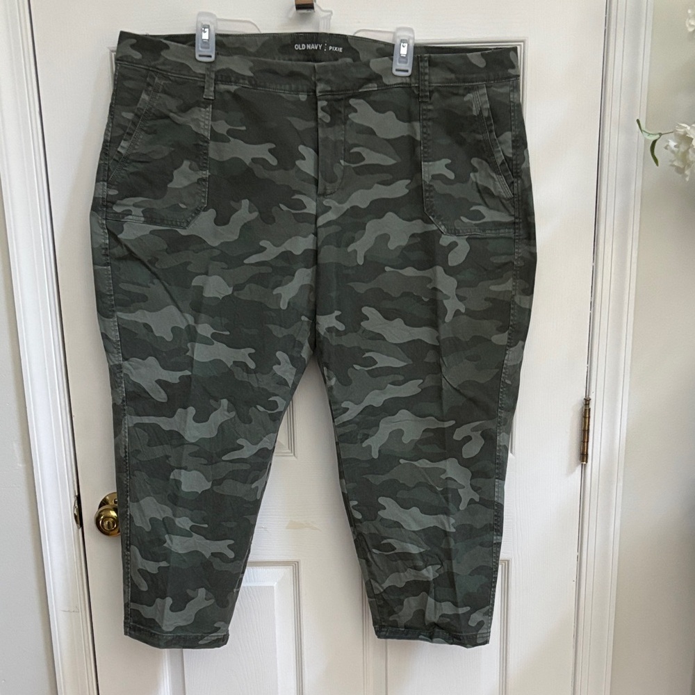 Old Navy Capris